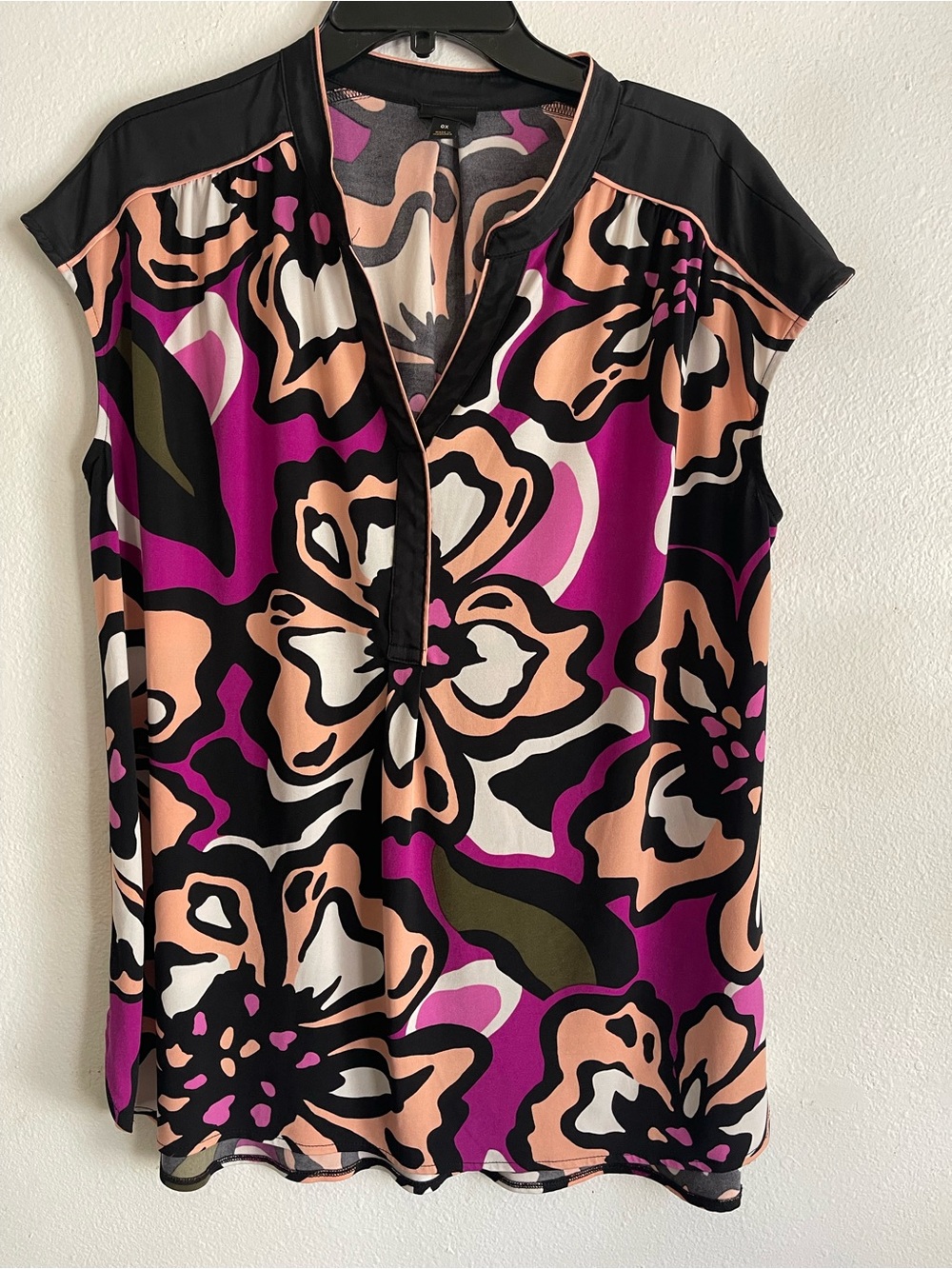 Worthington Bold Floral Sleeveless V-Neck Top in Magenta, Peach and Black